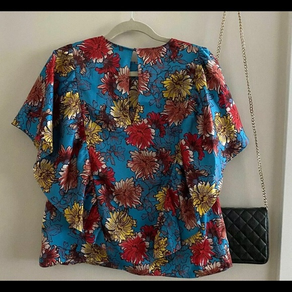 Aritzia Little Moon Yarrow Blouse (M) - Picture 5 of 7